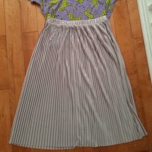 Most beautiful colour metallic pleated skirt